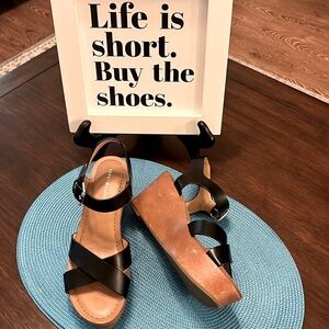 Tommy Hilfiger Black Wedge Sandals Sz 7.5 Great Condition Worn Twice